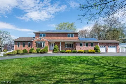 100 N Hillside Ave, Livingston, NJ 07039