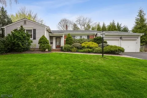 33 Avon Rd, Springfield, NJ 07081