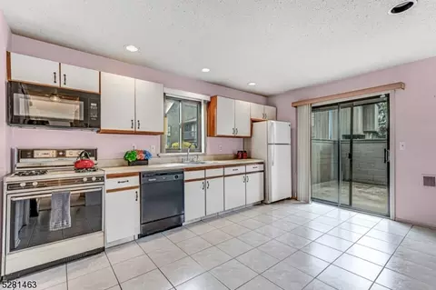 416 Westgate Dr, Edison, NJ 08820 photo 9