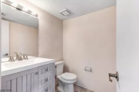 416 Westgate Dr, Edison, NJ 08820 photo 12