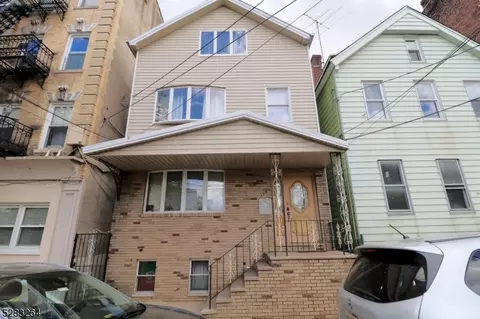 109 Warwick St, Newark, NJ 07105