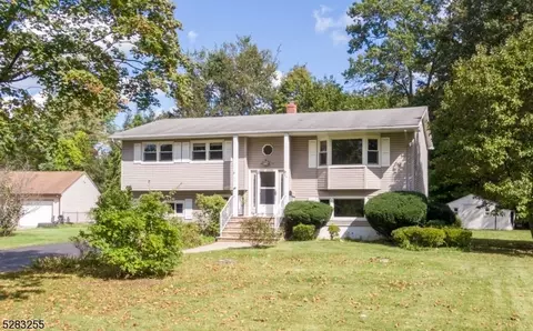 26 William St, Pequannock Twp, NJ 07440