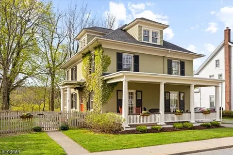 47 High St, Newton, NJ 07860