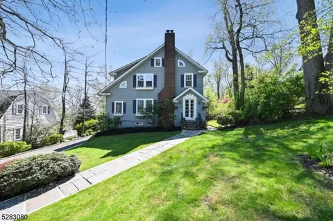 84 Mountain Ave, Millburn, NJ 07041