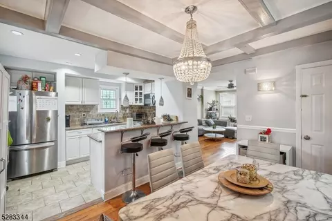 51 Dewey St, Newark, NJ 07112
