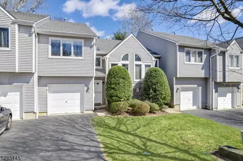 12 Braemar Dr, Rockaway, NJ 07866