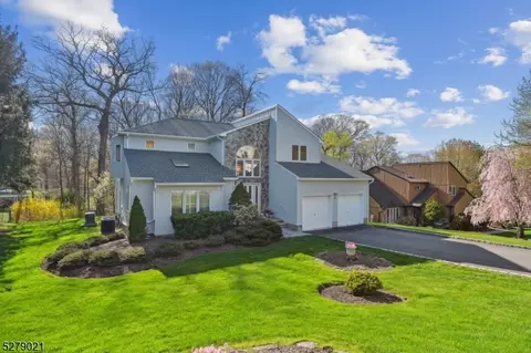 15 Swenson Cir, Berkeley Heights, NJ 07922