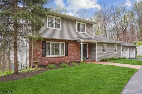 19 Cramer Dr, Chester Twp, NJ 07930
