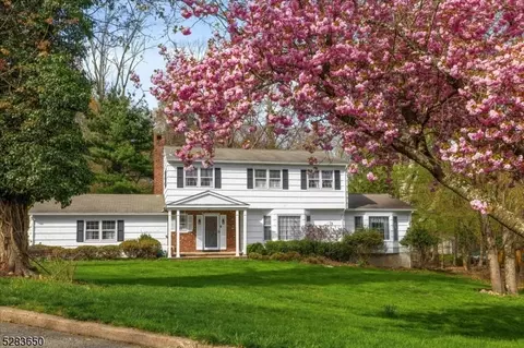 131 Deerfield Ter, Mahwah, NJ 07430