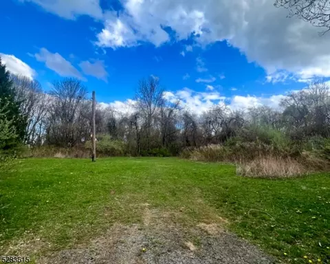 53 Mooney Rd, Roxbury Twp, NJ 07852