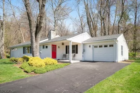 97 W Shore Trl, Sparta, NJ 07871