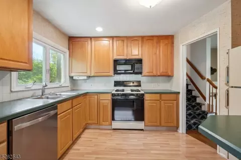 34 Webster Dr, Berkeley Heights, NJ 07922 photo 8