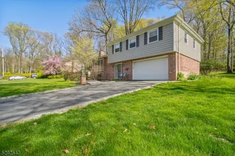 34 Webster Dr, Berkeley Heights, NJ 07922 photo 2