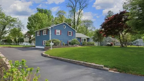 135 Rockview Ave, North Plainfield, NJ 07060
