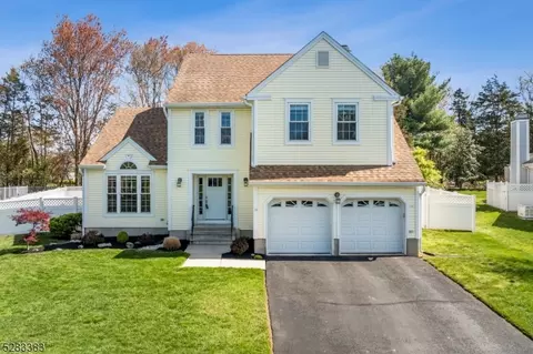 11 Lenape Trl, Somerville, NJ 08876