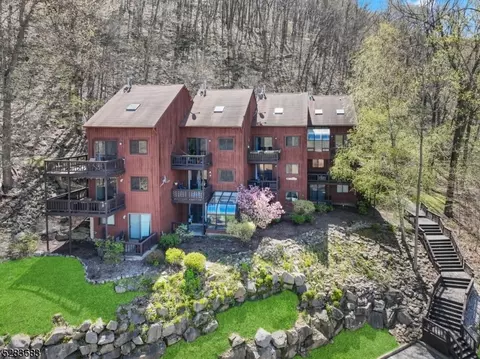 5 Steamboat Dr UNIT 3, Vernon, NJ 07462