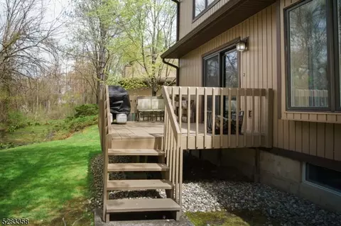 52 Ponds Cir, Wayne, NJ 07470 photo 5