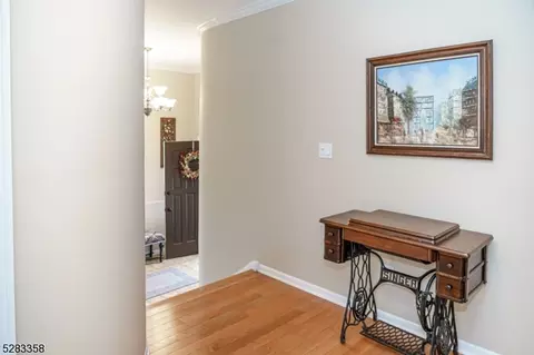 52 Ponds Cir, Wayne, NJ 07470 photo 12