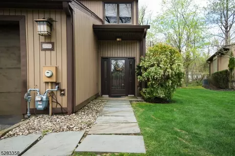 52 Ponds Cir, Wayne, NJ 07470 photo 8