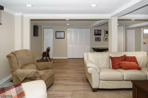52 Ponds Cir, Wayne, NJ 07470 photo 47