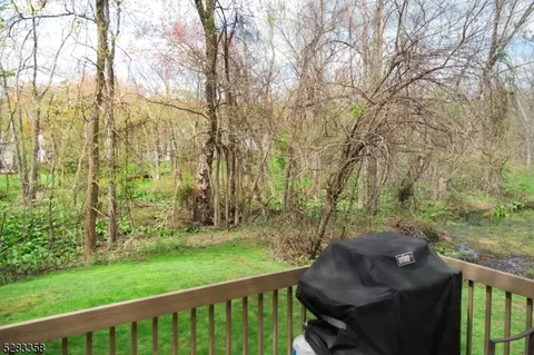 52 Ponds Cir, Wayne, NJ 07470 photo 6