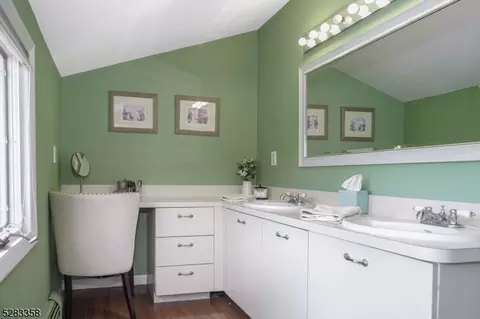 52 Ponds Cir, Wayne, NJ 07470 photo 33