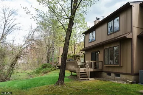 52 Ponds Cir, Wayne, NJ 07470 photo 4