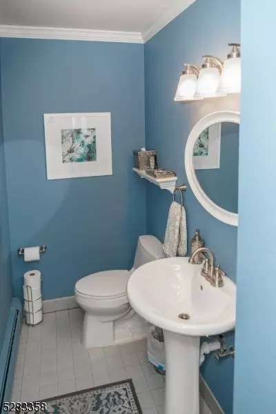 52 Ponds Cir, Wayne, NJ 07470 photo 28