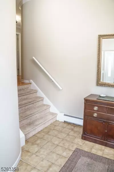 52 Ponds Cir, Wayne, NJ 07470 photo 11
