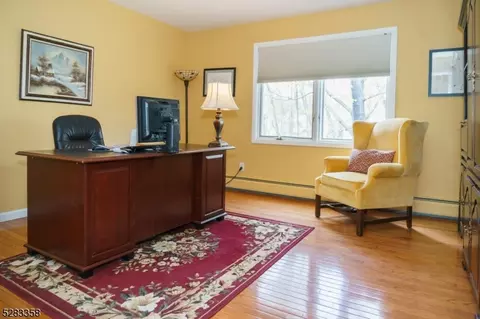 52 Ponds Cir, Wayne, NJ 07470 photo 37