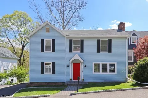 18 Thompson St, Bernardsville, NJ 07924