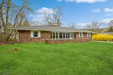 12 Cove Rd, Sandyston, NJ 07826