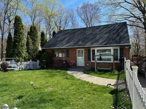 139 Valley View Dr, Rockaway, NJ 07866