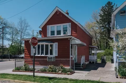 1 Garfield Pl, Little Ferry, NJ 07643