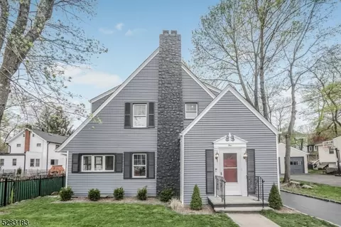 1 Glenview Rd, Caldwell, NJ 07006