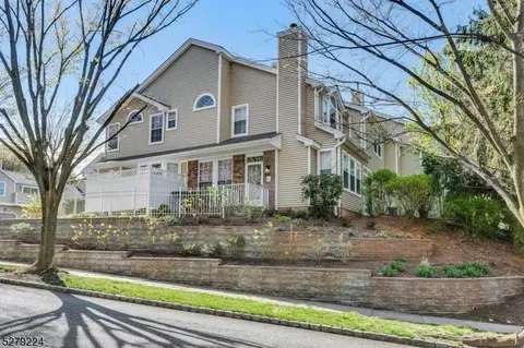 4 Wood Duck Pond Rd, Bedminster, NJ 07921