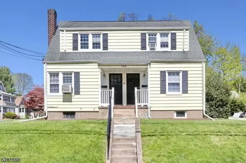 102 Paterson Ave, Midland Park, NJ 07432