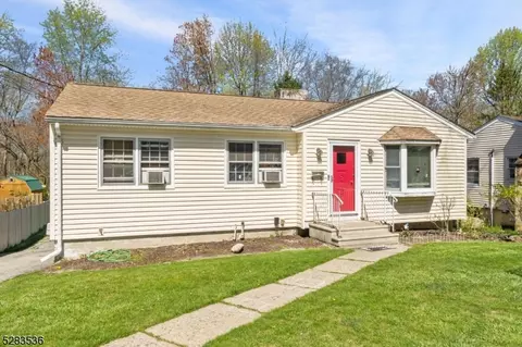42 Sagamore Trl, Sparta, NJ 07871