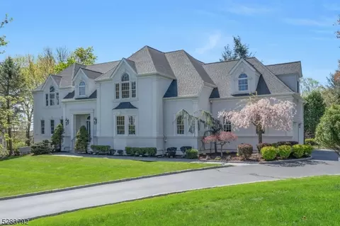 14 Scenic Ct, Ramsey, NJ 07446