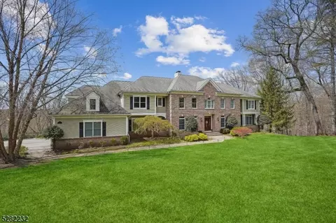 7 Pioneers Ln, Morristown, NJ 07960