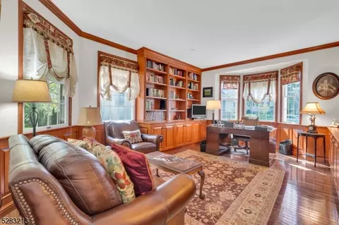 34 Benedict Cres, Basking Ridge, NJ 07920