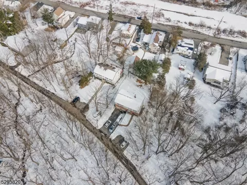 11 Gorge Dr, Wanaque Boro, NJ 07420 photo 32