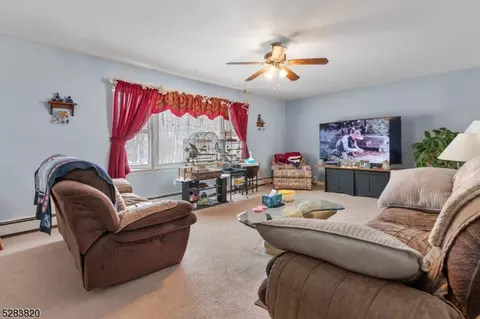 11 Gorge Dr, Wanaque Boro, NJ 07420 photo 19