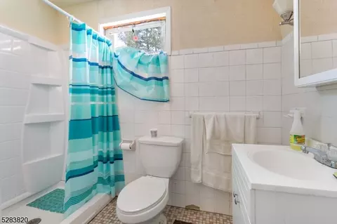 11 Gorge Dr, Wanaque Boro, NJ 07420 photo 30