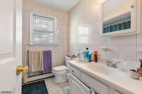11 Gorge Dr, Wanaque Boro, NJ 07420 photo 12