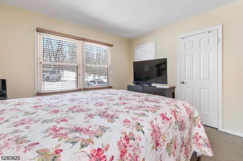 11 Gorge Dr, Wanaque Boro, NJ 07420 photo 16