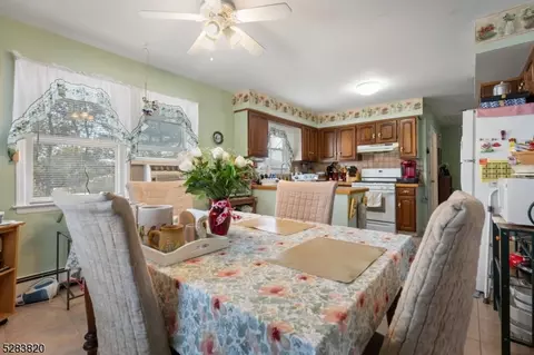 11 Gorge Dr, Wanaque Boro, NJ 07420 photo 21