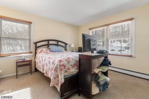 11 Gorge Dr, Wanaque Boro, NJ 07420 photo 14
