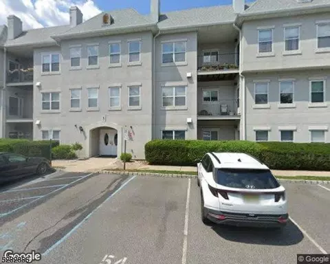 516 Brittany Dr, Wayne, NJ 07470
