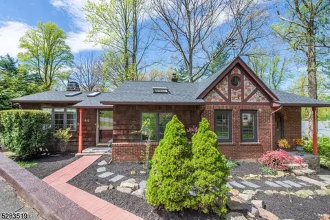 44 Thurmont Rd, Denville, NJ 07834